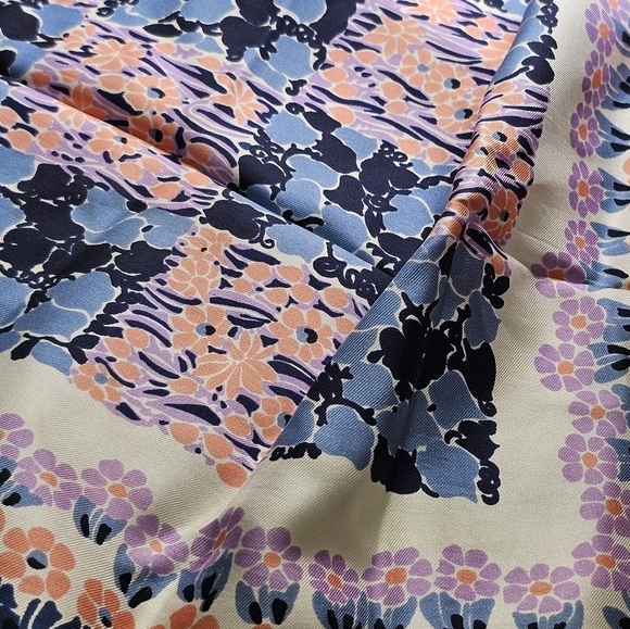 Vintage Echo Scarf - Picture 4 of 5